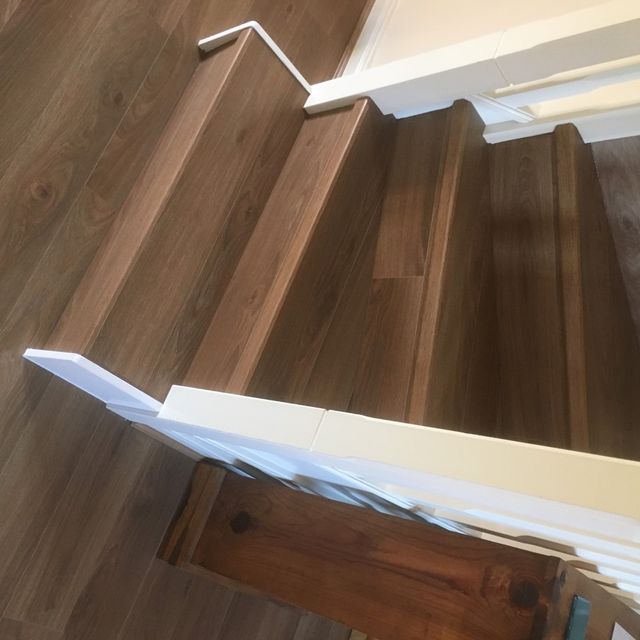 Elka 8mm Mocha oak stair case